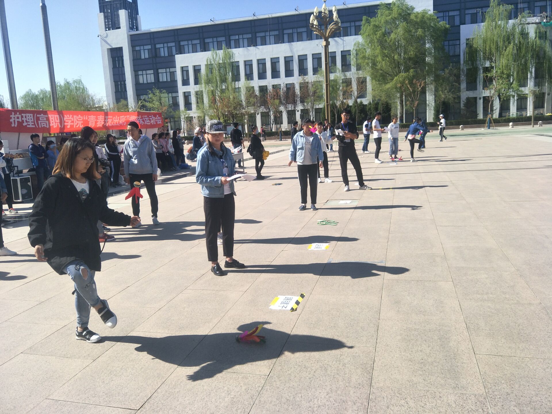 1493110579784469.jpg 趣味运动会2..jpg