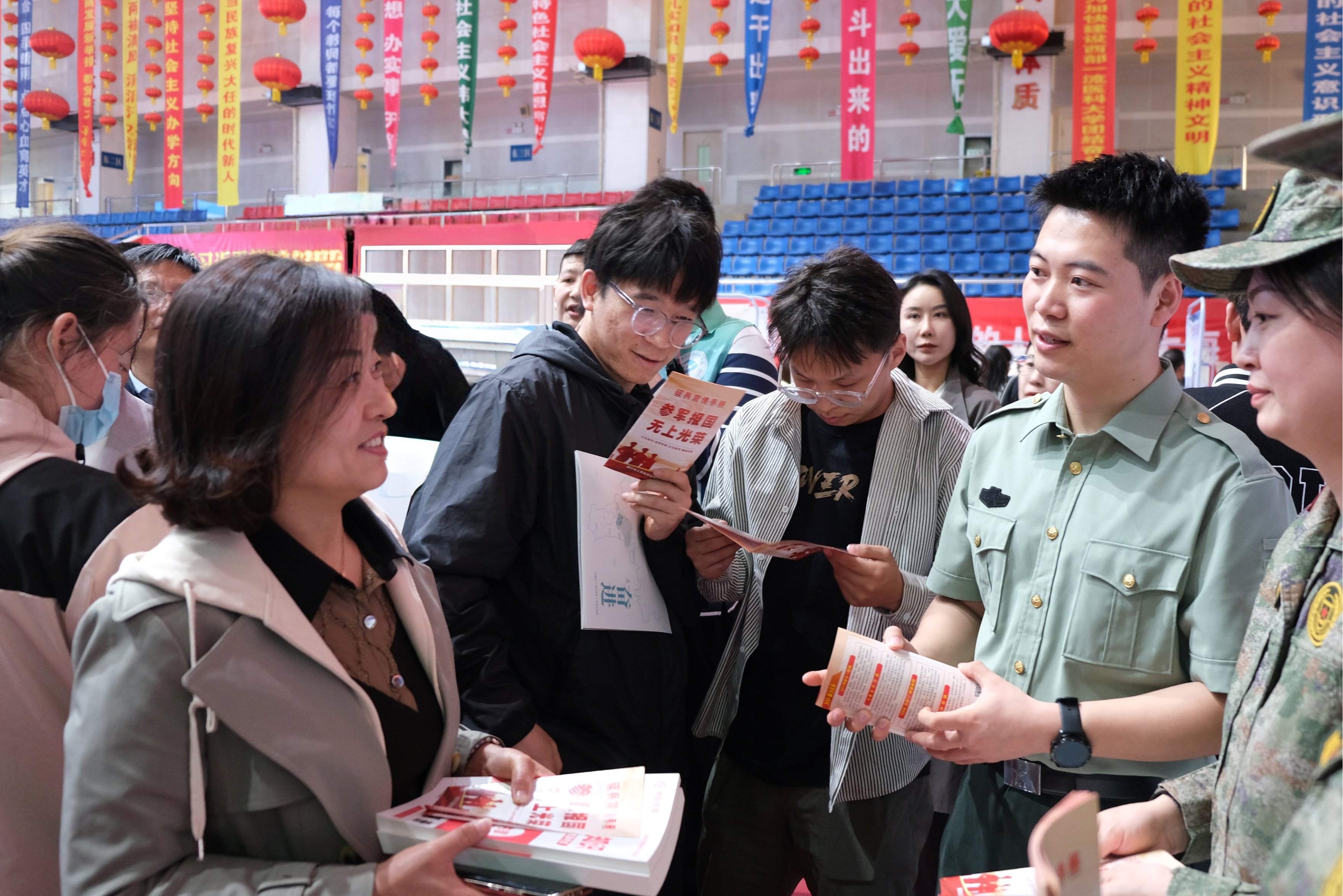 宁夏新闻网：118家单位提供3100余岗位 宁夏医科大学举办2025年春季学期就业双选洽谈会