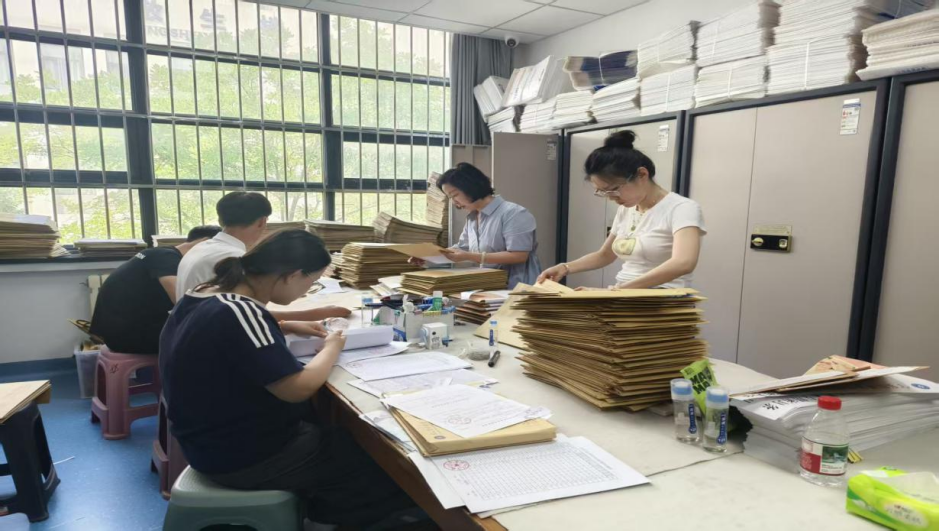 档案馆圆满完成2026届毕业生档案转递工作